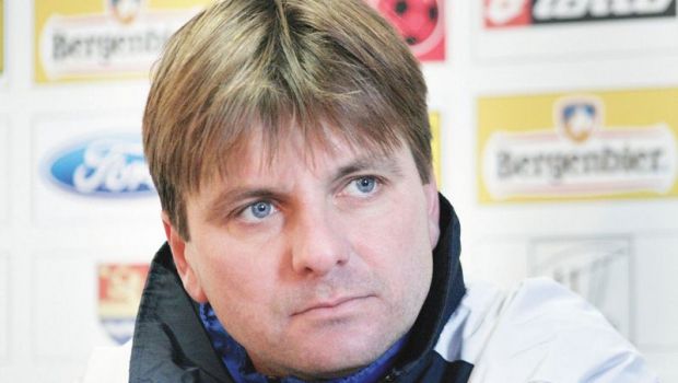 
	Dusan Uhrin, 90% noul antrenor al lui Dinamo! Pentru ce salariu s-au inteles cele doua parti; &quot;cainii&quot; au oficializat despartirea de Neagoe
