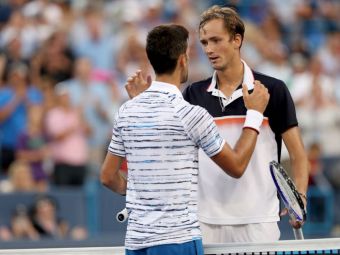 
	Noua senzatie din tenis: Medvedev l-a invins pe Djokovic in semifinale la Cincinnati si va juca a 3-a finala in ultimele 3 saptamani!
