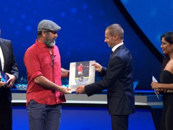Cantona, premiat de presedintele UEFA la Monaco! &quot;E singurul premiu pentru care nu trebuie sa intreb nimic pe nimeni!&quot;