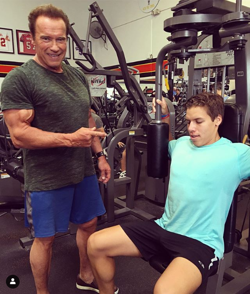Cat de mult seamana fiul pe care Arnold Schwarzenegger l-a recunoscut abia dupa 14 ani. A fost facut cu menajera. FOTO_8