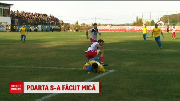 Ratarea anului in fotbalul romanesc! Un jucator de la Petrolul n-a nimerit poarta goala din 2 metri! VIDEO