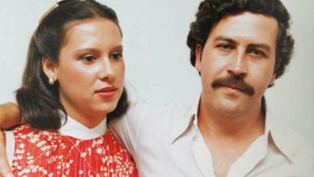 
	Sotia lui Pablo Escobar si un fost jucator de la Boca Juniors, anchetati pentru spalare de bani! Vor fi judecati in Argentina
