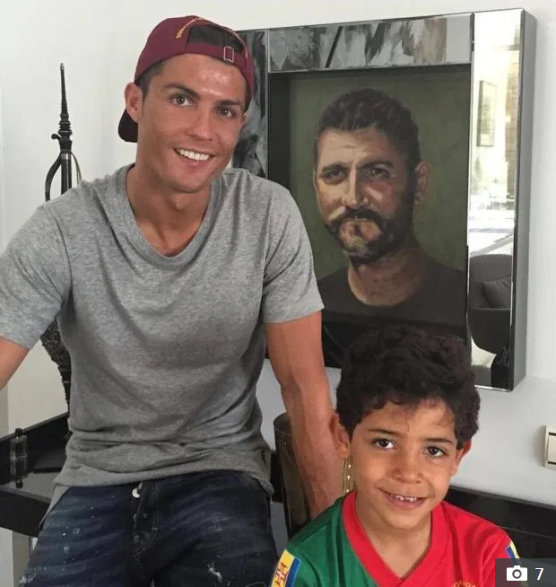 Tatal lui Ronaldo a fost un fost soldat devenit alcoolic din cauza traumelor suferite in razboi. DRAMA care il face sa planga pe portughez_4