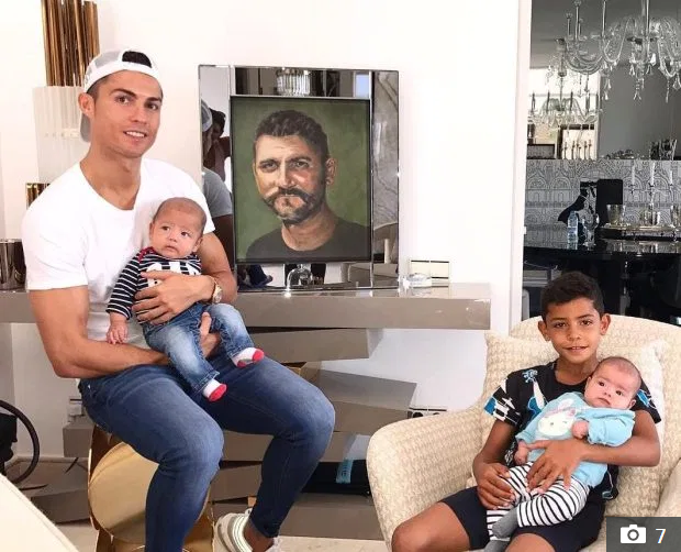 Tatal lui Ronaldo a fost un fost soldat devenit alcoolic din cauza traumelor suferite in razboi. DRAMA care il face sa planga pe portughez_5