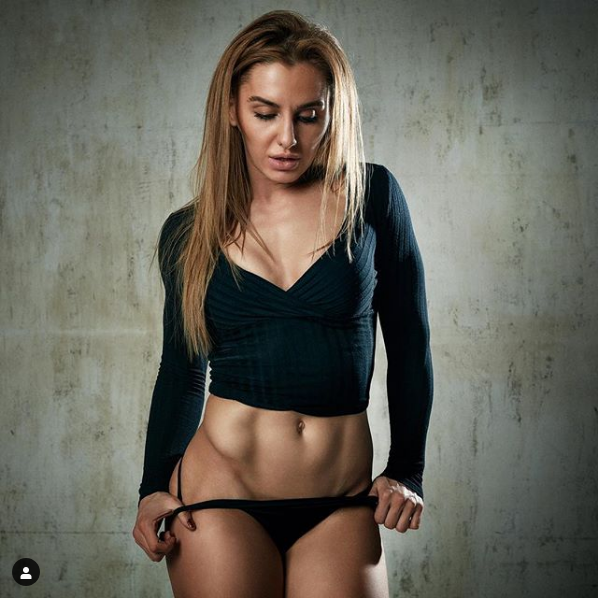 Alexandra Albu, celebra luptatoare de MMA, hartuita online: "E plin de perversi" Ce poze primeste_43