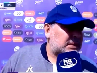 
	Faza FABULOASA cu Maradona in Argentina! S-au PLIMBAT cu panoul dupa el in timpul interviului! :))
