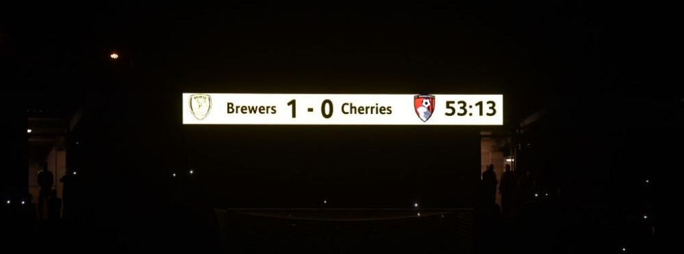 In Anglia ca in Giulesti :)! Meciul de cupa dintre Burton si Bournemouth a fost intrerupt de trei ori din cauza nocturnei_2