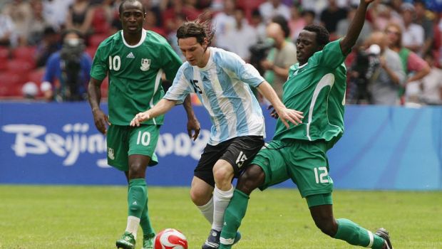 
	O noua tragedie in fotbal! Capitanul nationalei Nigeriei la JO 2008 a murit la doar 31 de ani. In urma cu o luna a incetat din viata si Junior Agogo
