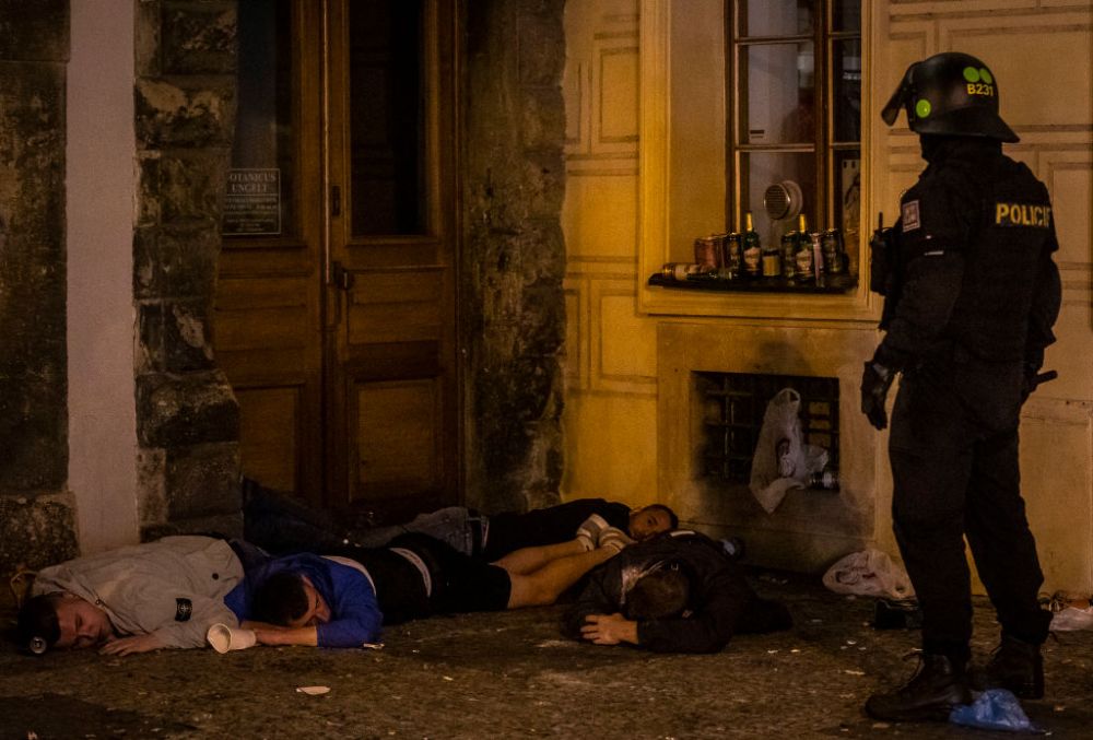 Suporterii englezi au asediat Praga! Imaginile HAOSULUI pe strazile orasului inainte de Cehia - Anglia: 10 fani au fost arestati | GALERIE FOTO_2