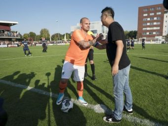 
	Sneijder surprinde pe toata lumea! &quot;El este cel mai bun fotbalist alaturi de care am jucat&quot; 
