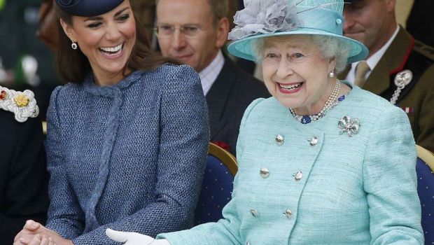 
	Casa Regala a Marii Britanii cauta sef pentru pagina de Facebook! Salariul imens pe care Regina il plateste pentru acest post
