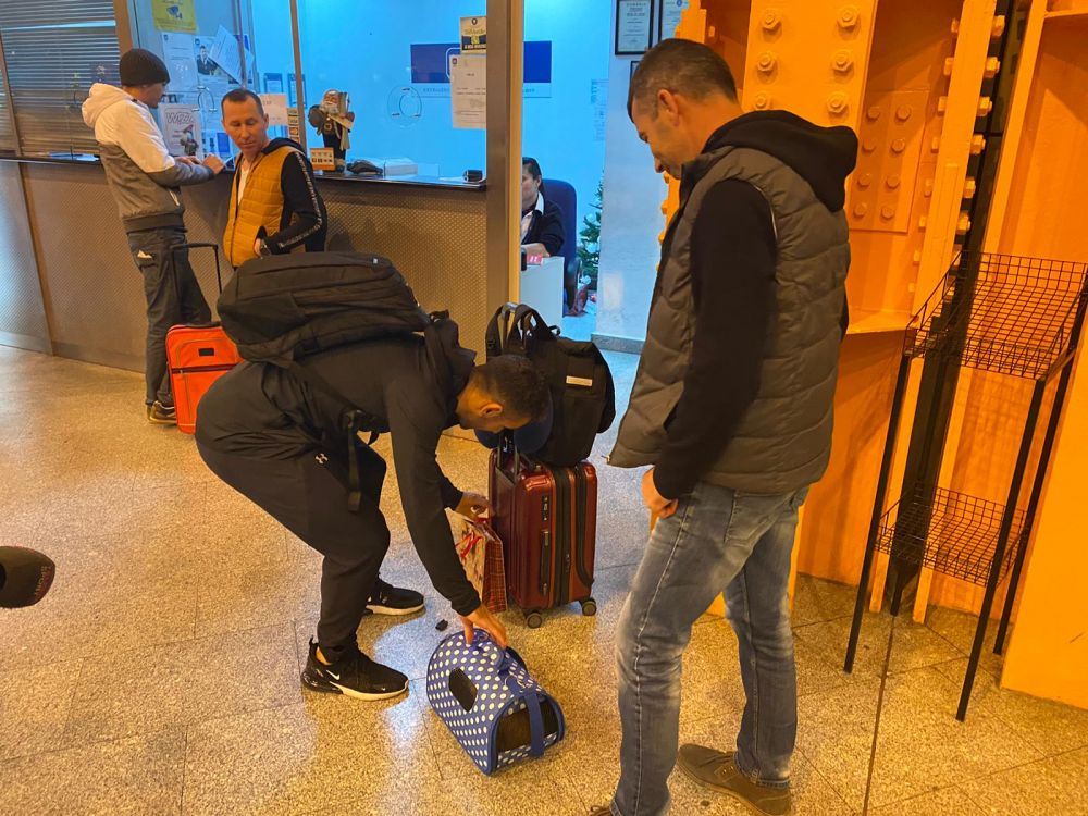 FABULOS | Culio nici nu a plecat bine de la CFR, ca era sa se intoarca de pe aeroport! Moment amuzant petrecut pe aeroportul din Cluj! Ce s-a intamplat! FOTO_2