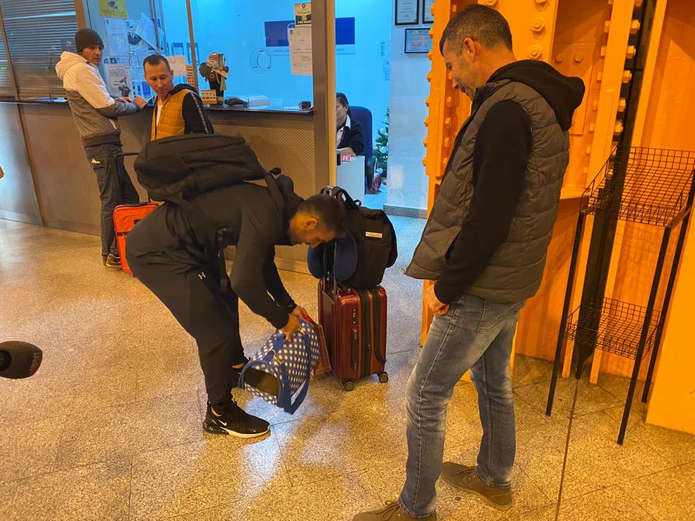 FABULOS | Culio nici nu a plecat bine de la CFR, ca era sa se intoarca de pe aeroport! Moment amuzant petrecut pe aeroportul din Cluj! Ce s-a intamplat! FOTO_3