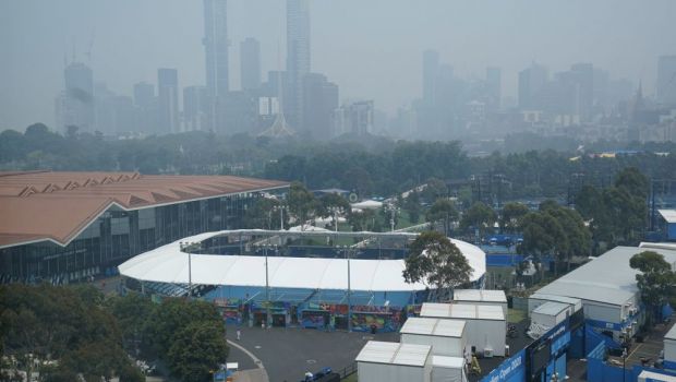 
	Zeci de meciuri amanate la Australian Open | Sunt IN PERICOL jucatorii prezenti la Melbourne? Raspunsul directorului de turneu surprinde
