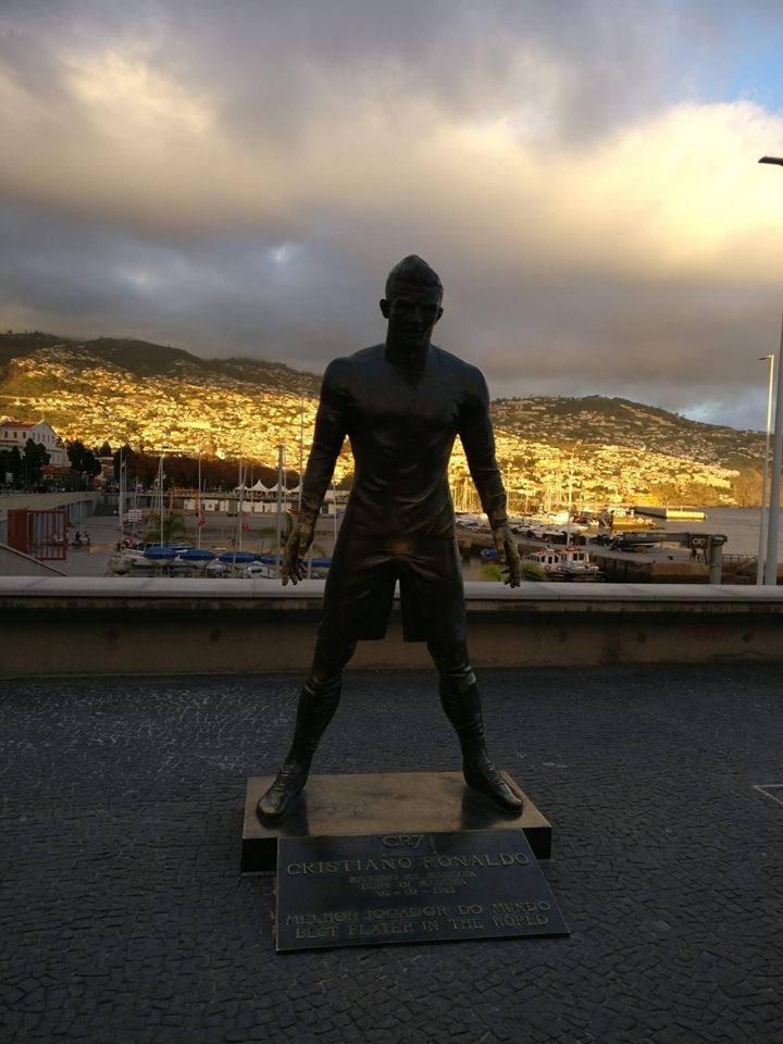 Toate drumurile duc la Ronaldo! In orasul natal al portughezului, totul ii poarta numele: de la parcari si pana la hoteluri! FOTO din Madeira_3