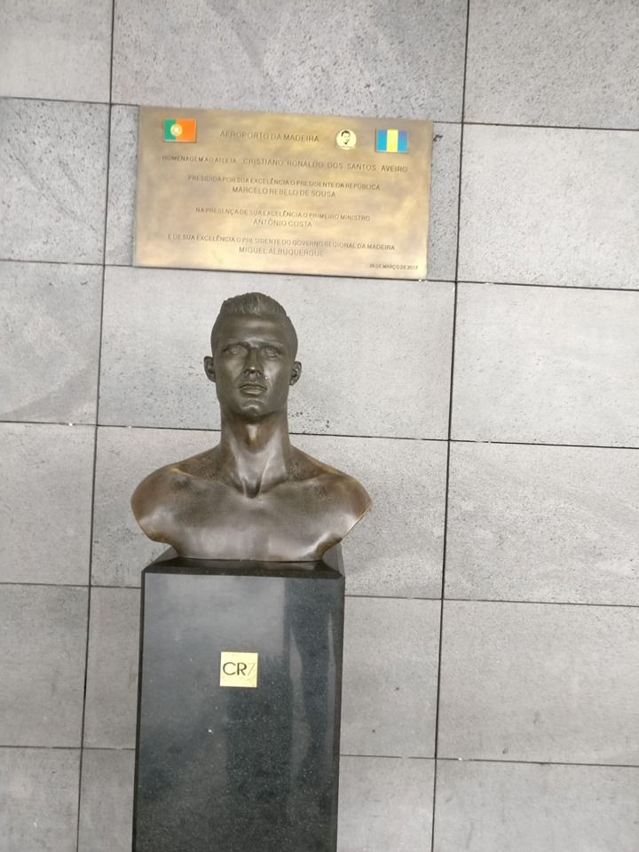 Toate drumurile duc la Ronaldo! In orasul natal al portughezului, totul ii poarta numele: de la parcari si pana la hoteluri! FOTO din Madeira_4