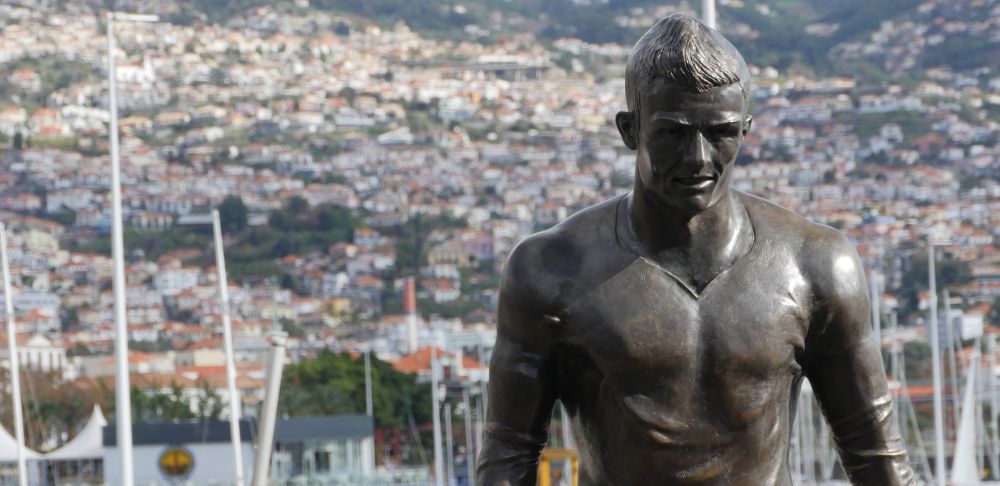 Toate drumurile duc la Ronaldo! In orasul natal al portughezului, totul ii poarta numele: de la parcari si pana la hoteluri! FOTO din Madeira_5