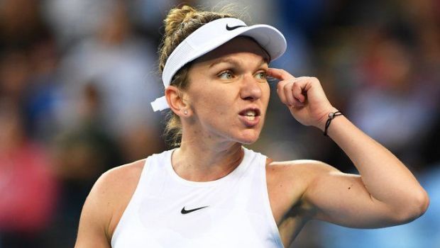
	Simona Halep nu o suporta pe Maria Sharapova: &quot;SA NU FACI POZE CU EA, NU!&quot; | Carui cantaret faimos i-a spus campioana de la Wimbledon asta
