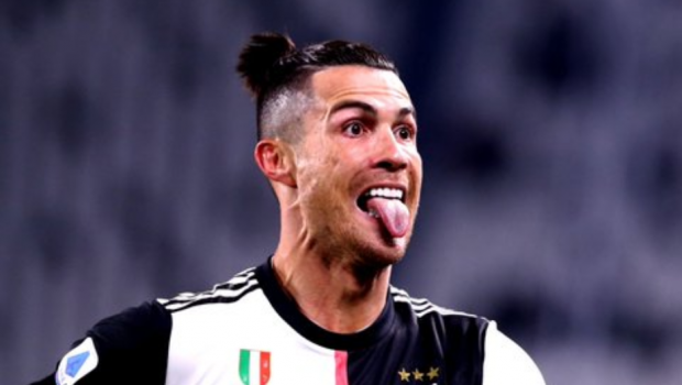 
	Greu de OPRIT! Cristiano Ronaldo s-a distrat cu defensiva Romei si a marcat un nou gol! Cifre IMPRESIONANTE in startul lui 2020 | VIDEO
