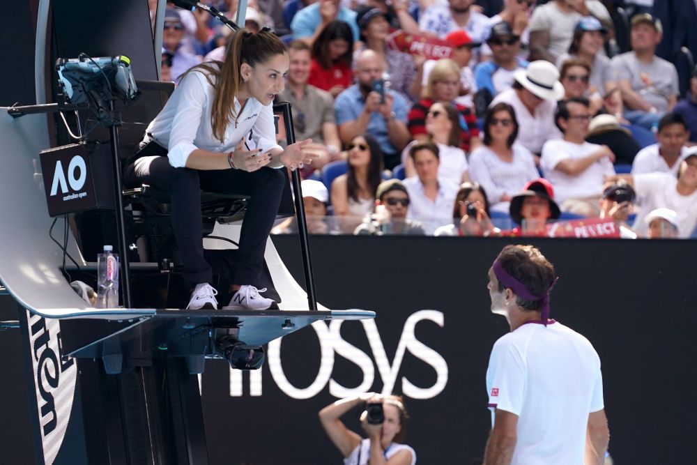 SEXY: Ea este arbitra de scaun care l-a redus la tacere pe Roger Federer si a atras toate privirile spectatorilor _2