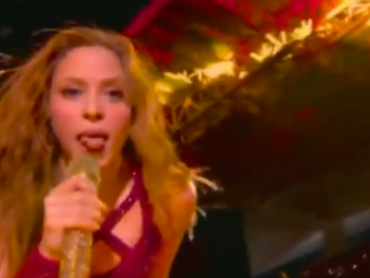 Miscarile de solduri sunt istorie. Ce face Shakira cu limba a innebunit internetul! Faza care face inconjurul planetei dupa Super Bowl!