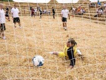 
	Se organizeaza Campionatul National de Fotbal al Fermierilor. Borcea, Becali, Porumboiu si Basescu ar fi putut participa si ei
