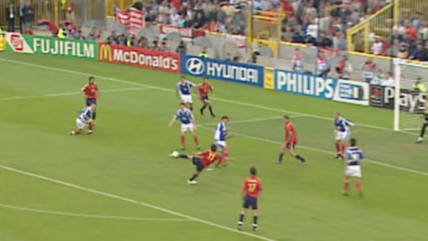 
	Golul care a facut Spania MARE inaintea tiki-taka! Faza care a aruncat o tara intreaga in picioare la Euro! VIDEO
