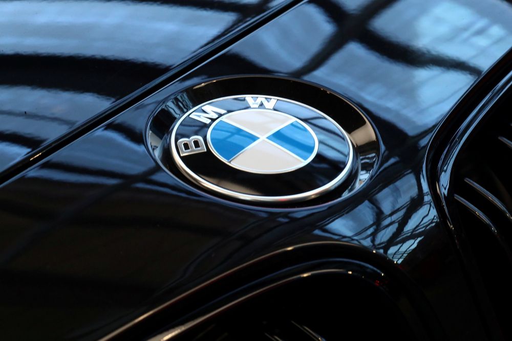 BMW si-a schimbat logo-ul! Cum arata noua emblema a celebrei companii producatoare de automobile_1