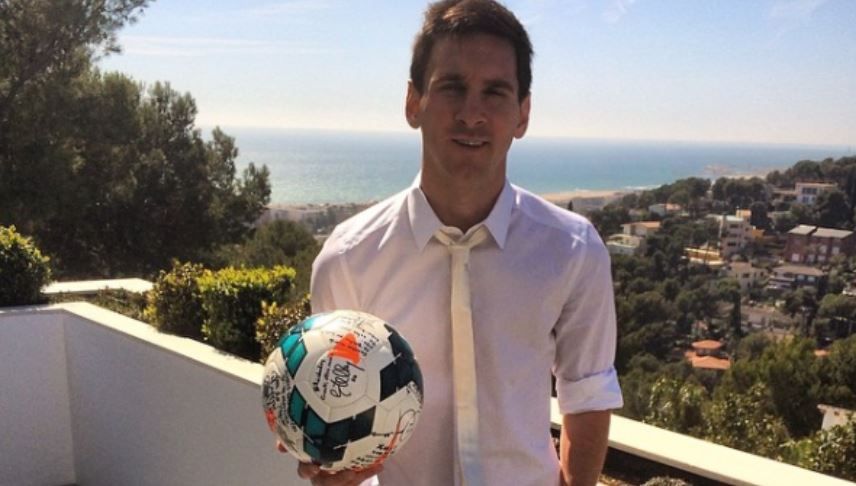 Messi se antreneaza si in carantina! Argentinianul e izolat in conditii de lux: teren de fotbal, sala de forta si piscina_1