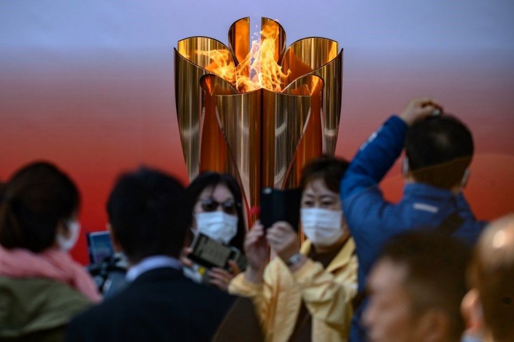 Inconstienta teribila! UN ORAS INTREG s-a adunat in Japonia pentru a vedea flacara olimpica in ciuda pandemiei de coronavirus _1