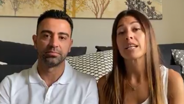 
	Xavi face o donatie URIASA impreuna cu sotia sa! Legenda Barcelonei a anuntat intr-un videoclip ca se implica in lupta impotriva Covid-19
