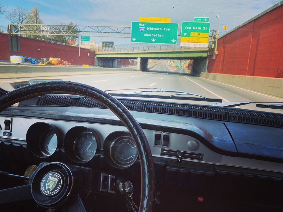 O masina Dacia 1300 este vedeta pe strazile pustii de la New York! Imagini incredibile din "orasul care nu doarme niciodata"_2