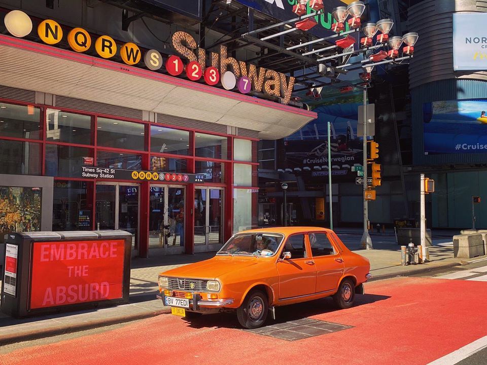 O masina Dacia 1300 este vedeta pe strazile pustii de la New York! Imagini incredibile din "orasul care nu doarme niciodata"_5