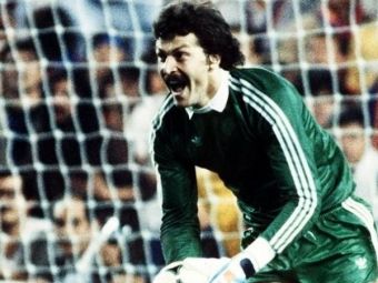 
	Helmuth Duckadam a povestit ca a fost foarte aproape sa rateze finala Cupei Campionilor Europeni din 1986. &quot;Nu mai ajungeam la Sevilla si nu reuseam sa apar acele penaltiuri&quot;
