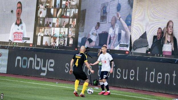 Primul meci din Superliga daneza s-a jucat cu SUPORTERI pe stadion! Imagini senzationale de la meci_1