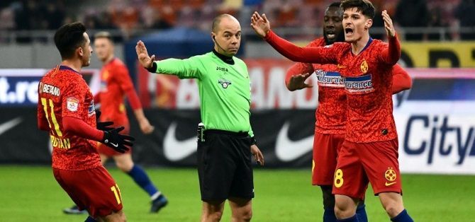 Liga 1 se schimba cu TOTUL! Noi reguli pentru reluarea sezonului! La ce distanta trebuie sa stea jucatorii de arbitri