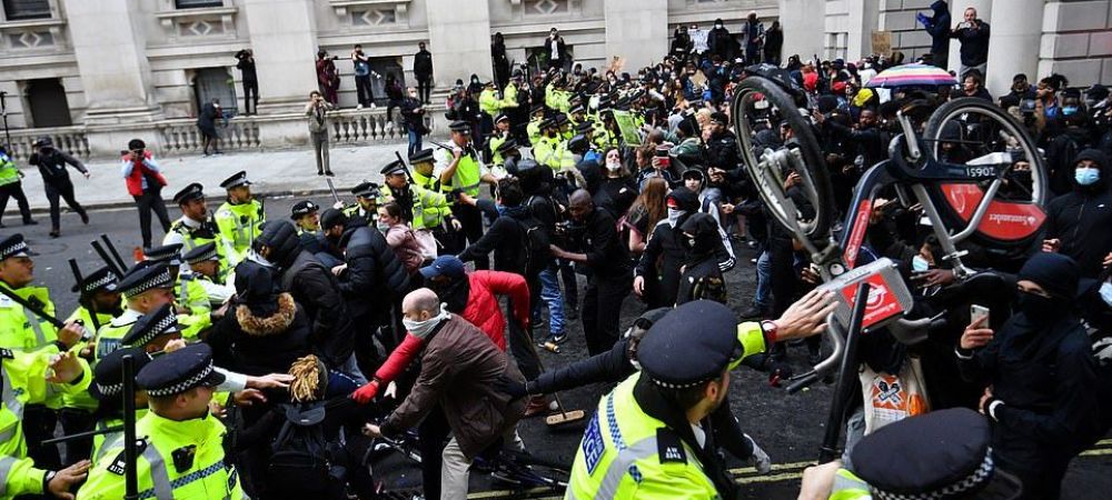 Marea Britanie black lives matter Democratic Football Lads Alliance Londra violenta