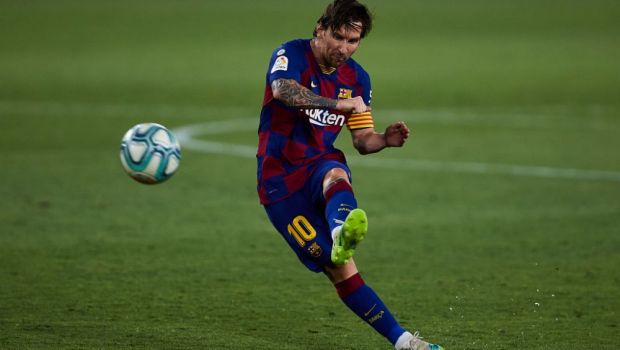 Singurul mod in care il poti &quot;opri&quot; pe Leo Messi! Imaginea zilei vine din Spania! Cum a aratat zidul Sevillei la o lovitura libera&nbsp;