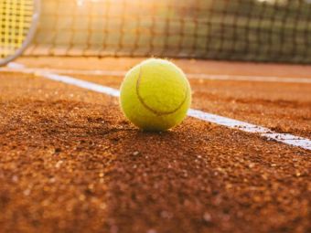 
	Ca la Roland Garros, dar cu decontul gros! Parlamentarii vor avea propriile terenuri de tenis in Centrul Bucurestiului
