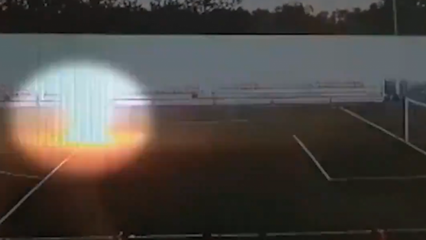 Imagini SOCANTE din Rusia! Un tanar a fost lovit de fulger in timpul antrenamenului | VIDEO&nbsp;