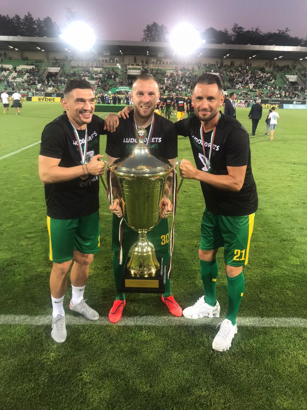 Romanii campioni! Keseru, Moti si Grigore au primit trofeul de campioni ai Bulgariei _3
