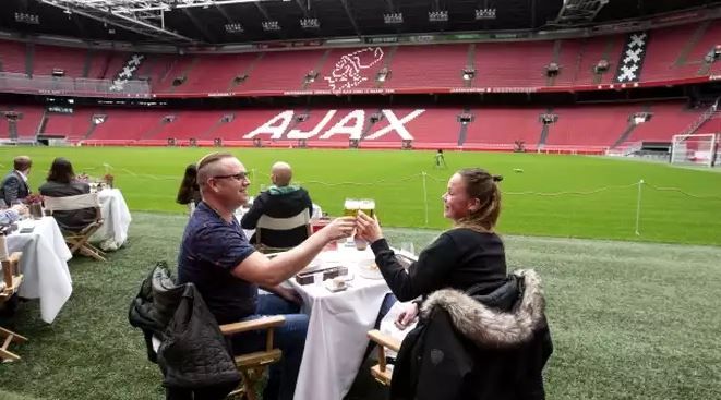 O idee care face toti banii! Ajax sa-si aduca suporterii inapoi pe stadion! In ce au transformat olandezii Arena 'Johan Cruyff'!_3
