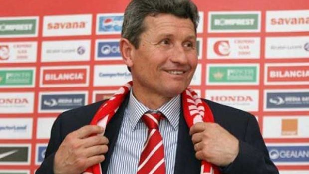 
	Fanii-actionari si-au dat acordul! Multescu si Talnar vor prelua Dinamo: &quot;Sa&nbsp;fiu platit doar in momentul in care Dinamo va fi SALVATA!&quot;
