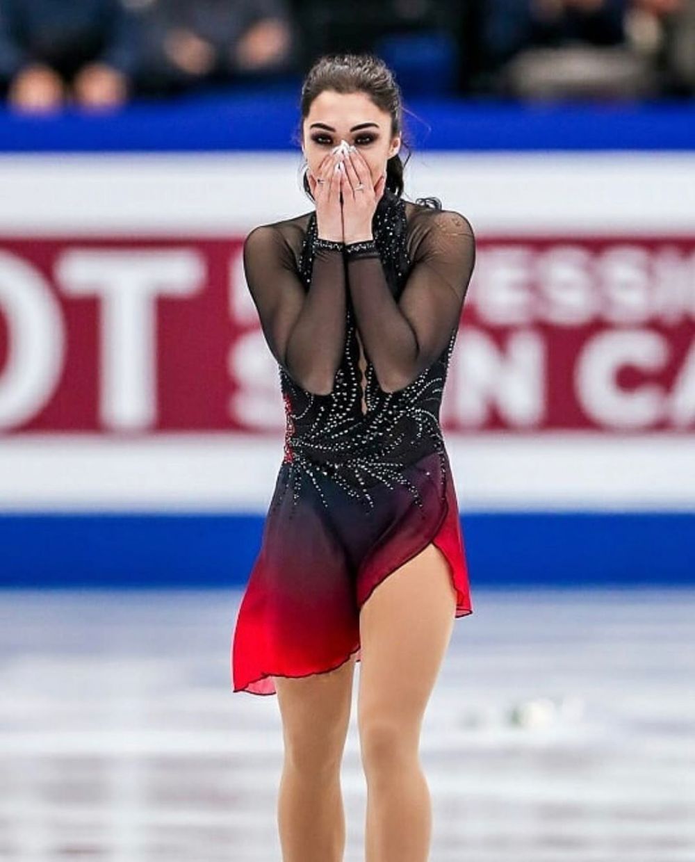 E campioana olimpica in 2018, dar nu-i ajunge. Sexy-patinatoarea care vrea sa SEDUCA planeta! Nu degeaba i se spune "Kim Kardashian"_5