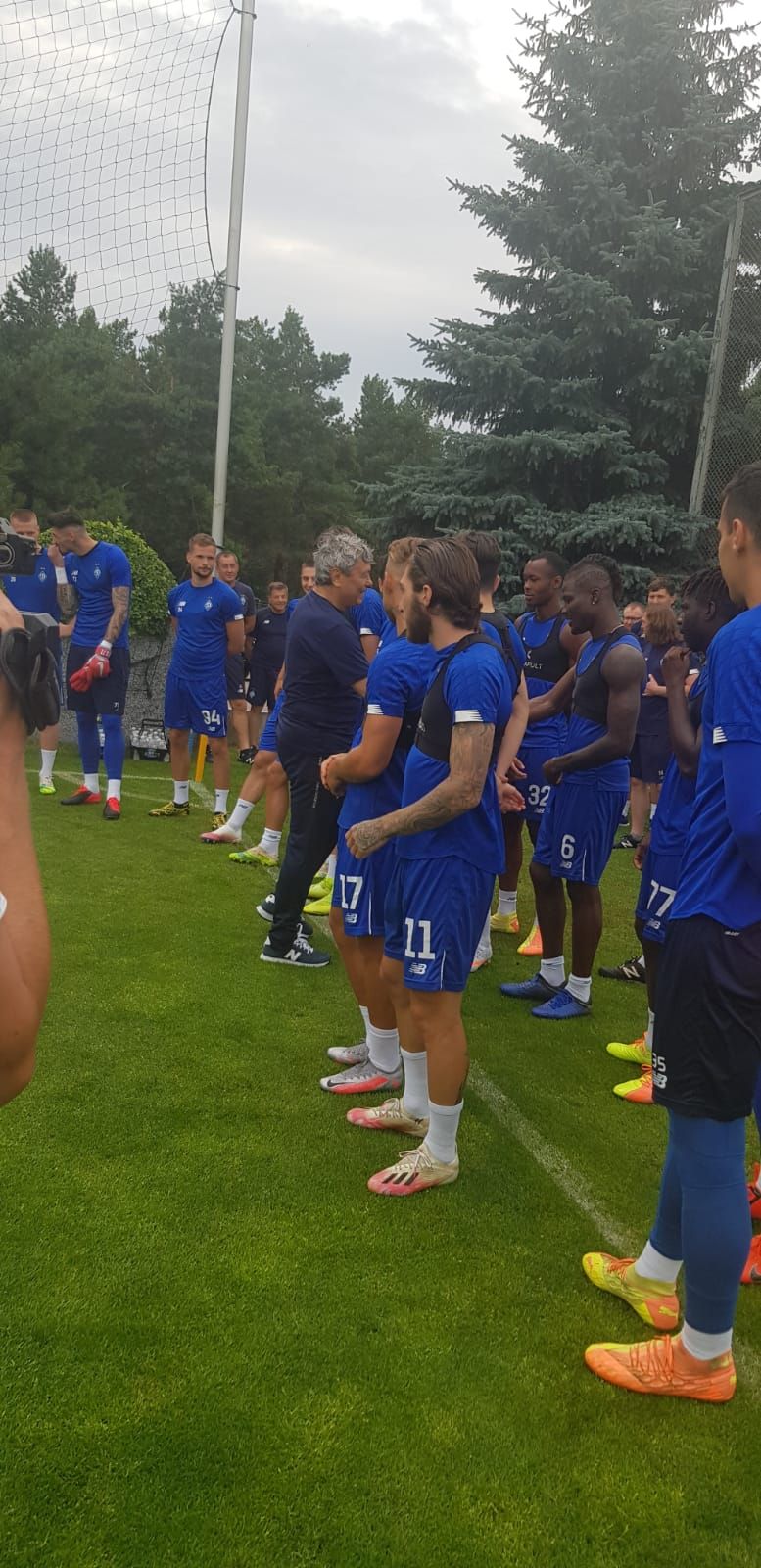 Primele IMAGINI cu Mircea Lucescu la antrenamentele lui Dinamo Kiev! Cum au reactionat jucatorii _8