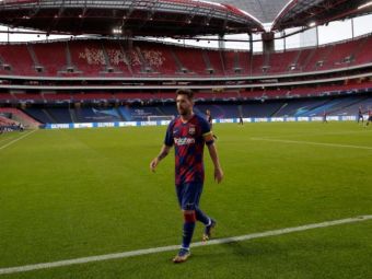 
	Imaginea care face inconjurul lumii! Leo NU STIA ca il vede cineva! Cum a fost surprins Messi in vestiarul Barcelonei la pauza dezastrului istoric in fata lui Bayern
