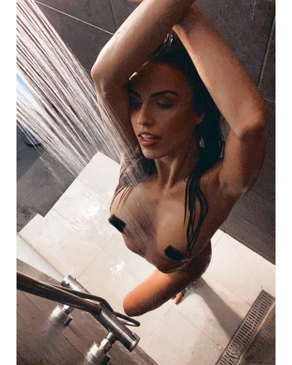 Sofia a comis-o DIN NOU! Modelul care incendiaza Instagramul si fenteaza toate LEGILE, inca o postare criminala _18