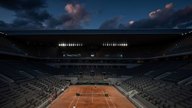 Imagini ISTORICE la Paris! Dupa 92 de ani de la ridicare, Stade Roland Garros are nocturna functionala!&nbsp;