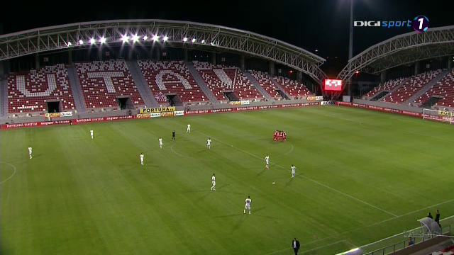 Cea mai TRISTA deschidere de stadion! S-au jucat primele minute pe SUPER ARENA de 15 milioane de euro a Aradului! Fanii s-au chinuit sa isi incurajeze echipa UTA Arad