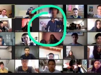 
	O studenta a fost jefuita in timp ce participa la cursuri online! Colegii au vazut totul si au incremenit! VIDEO cu imagini INCREDIBILE!
